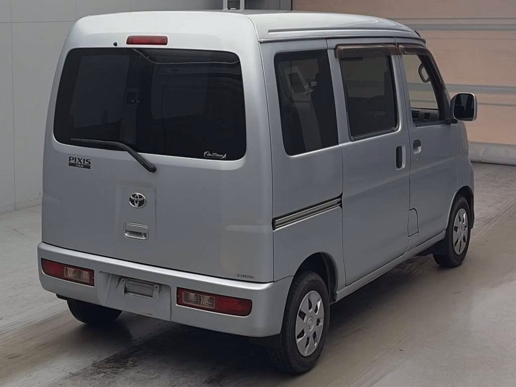 TOYOTA PIXIS VAN
