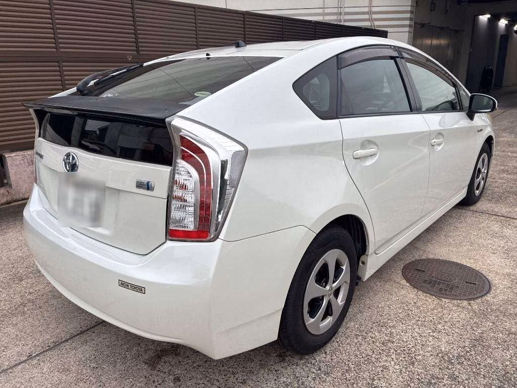 TOYOTA PRIUS