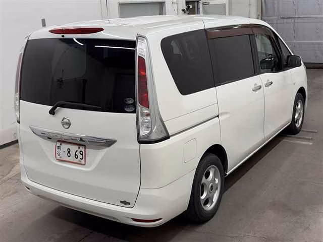 NISSAN SERENA