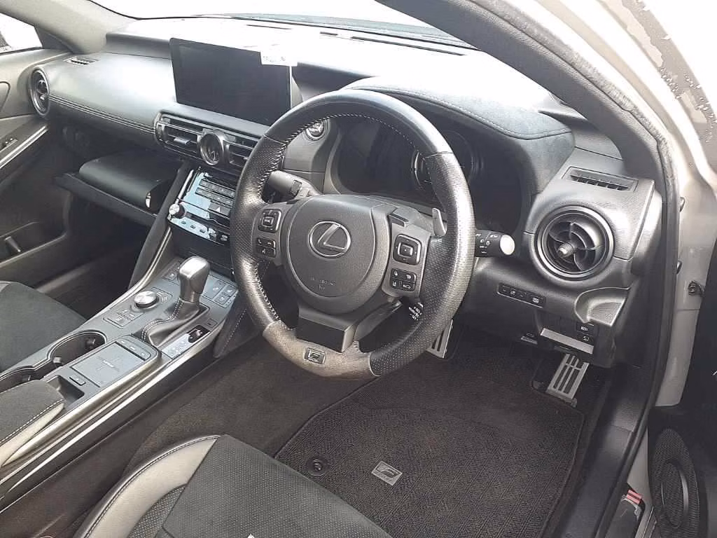 Lexus IS500