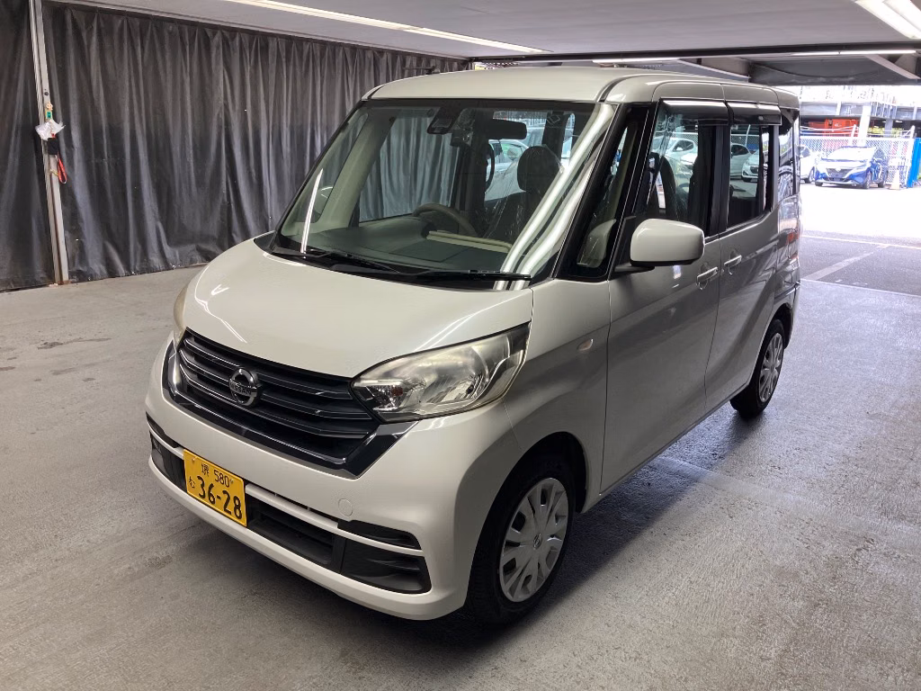 NISSAN DAYZ ROOX