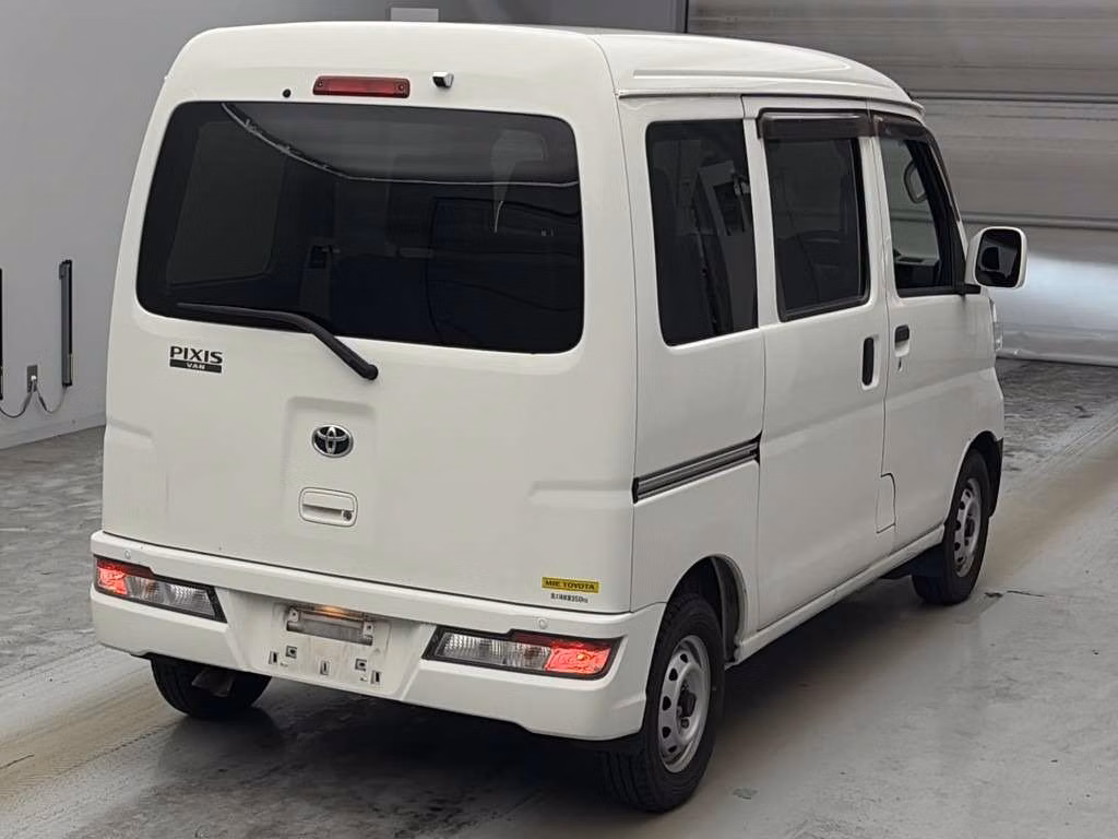 TOYOTA PIXIS VAN