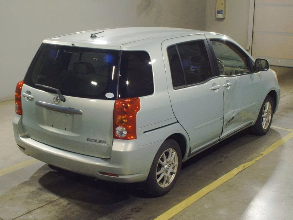 TOYOTA RAUM