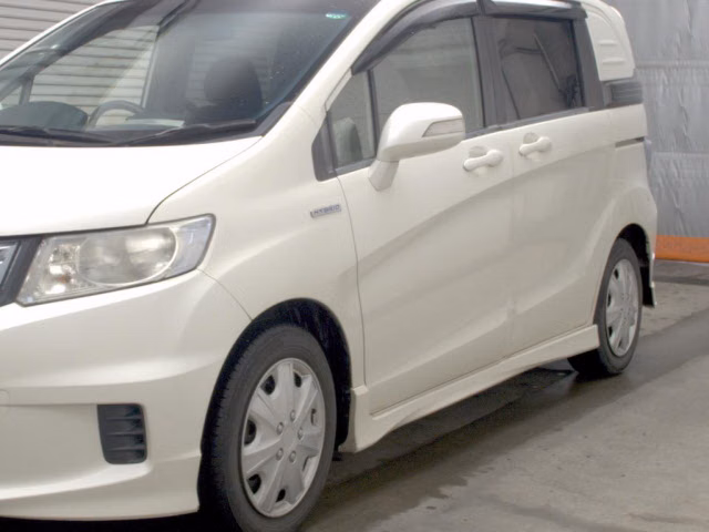 HONDA FREED SPIKE