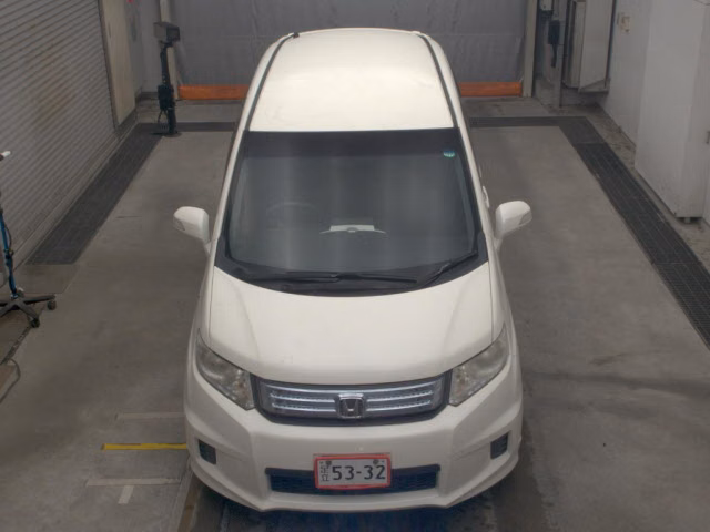 HONDA FREED SPIKE