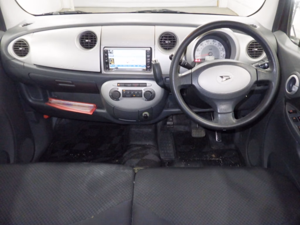 DAIHATSU MOVE LATTE