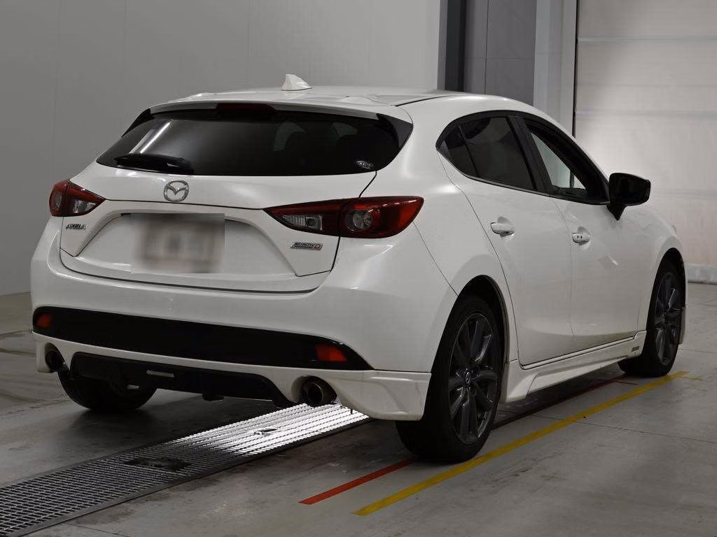 MAZDA AXELA