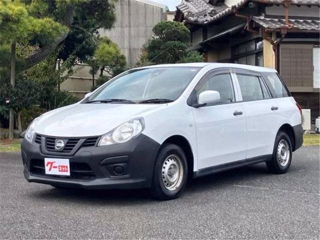 Nissan AD