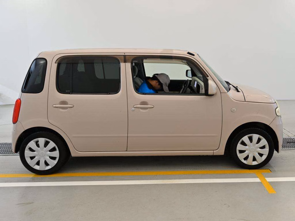 Daihatsu Mira Cocoa