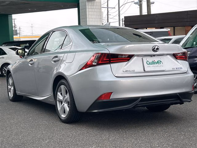 LEXUS IS300H