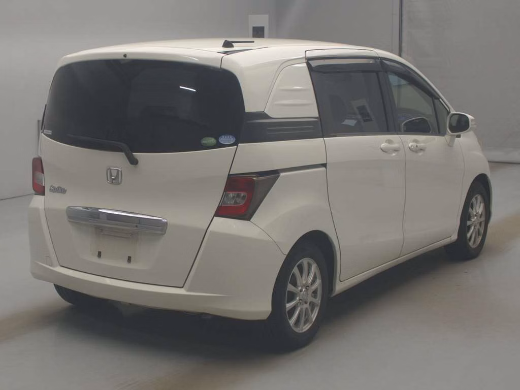 HONDA FREED SPIKE