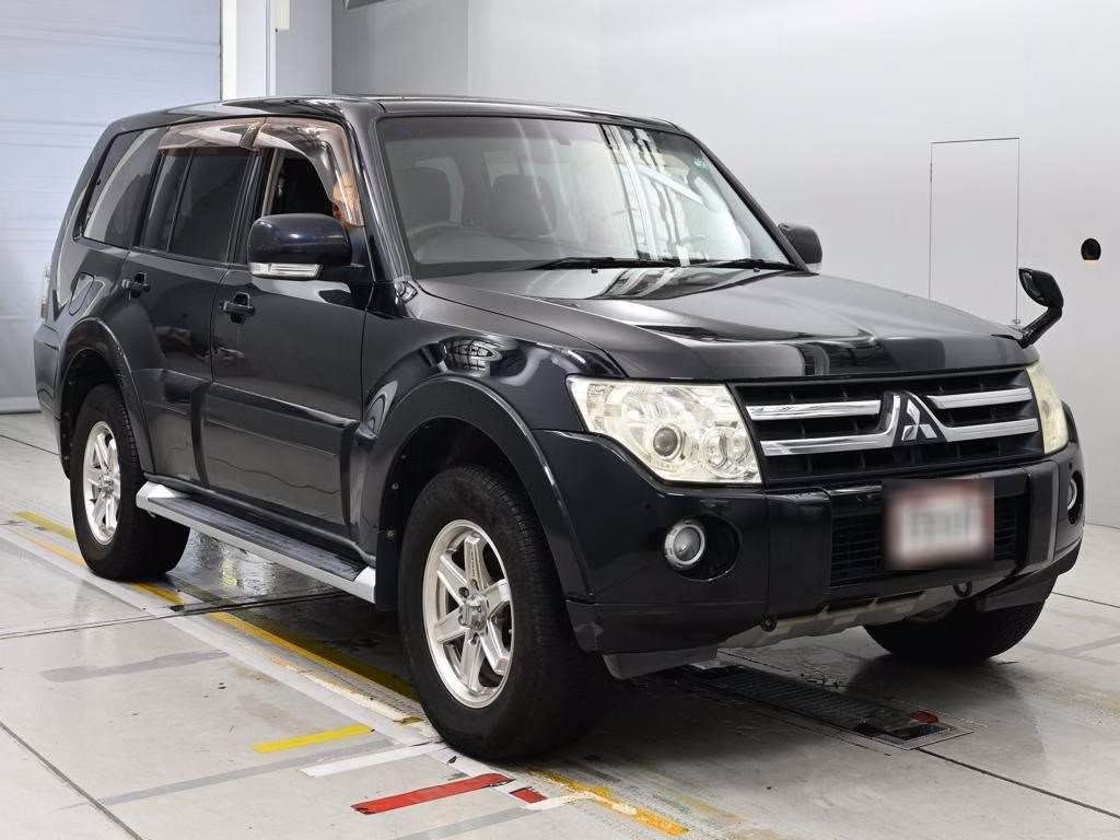 MITSUBISHI PAJERO