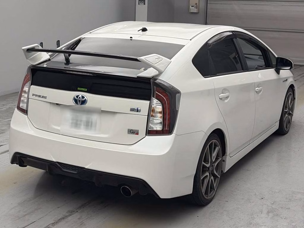 TOYOTA PRIUS