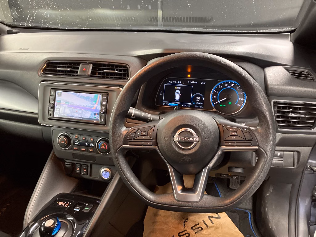 NISSAN LEAF