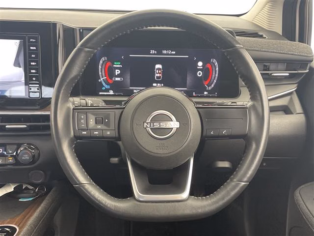 Nissan Aura