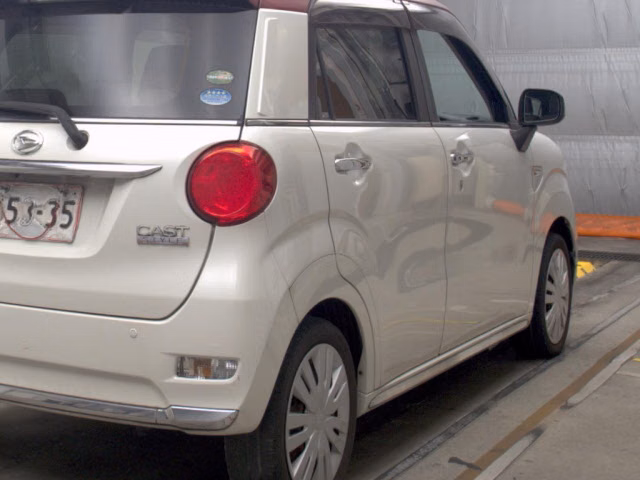 DAIHATSU CAST