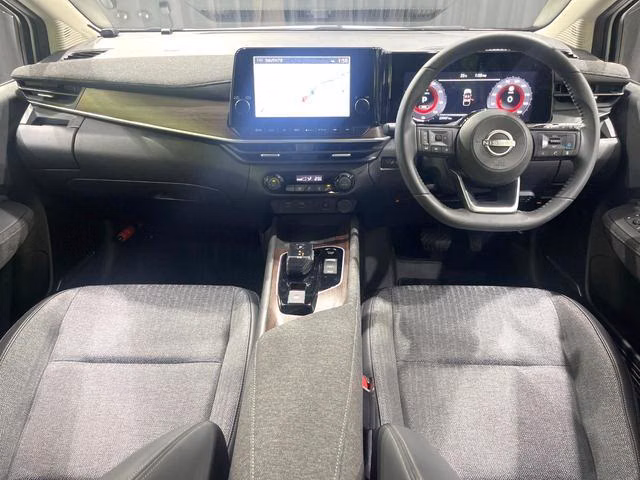 Nissan Aura