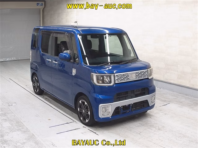 DAIHATSU WAKE