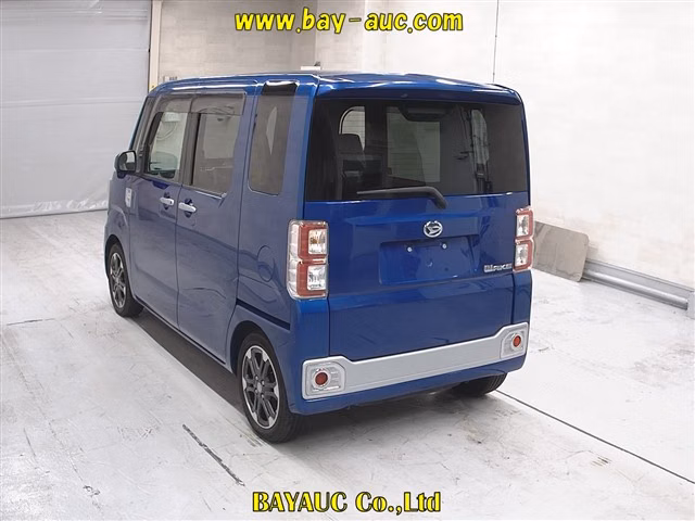 DAIHATSU WAKE