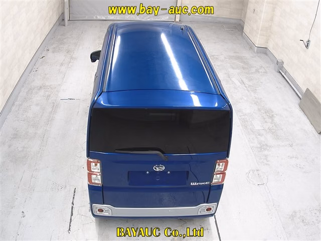 DAIHATSU WAKE
