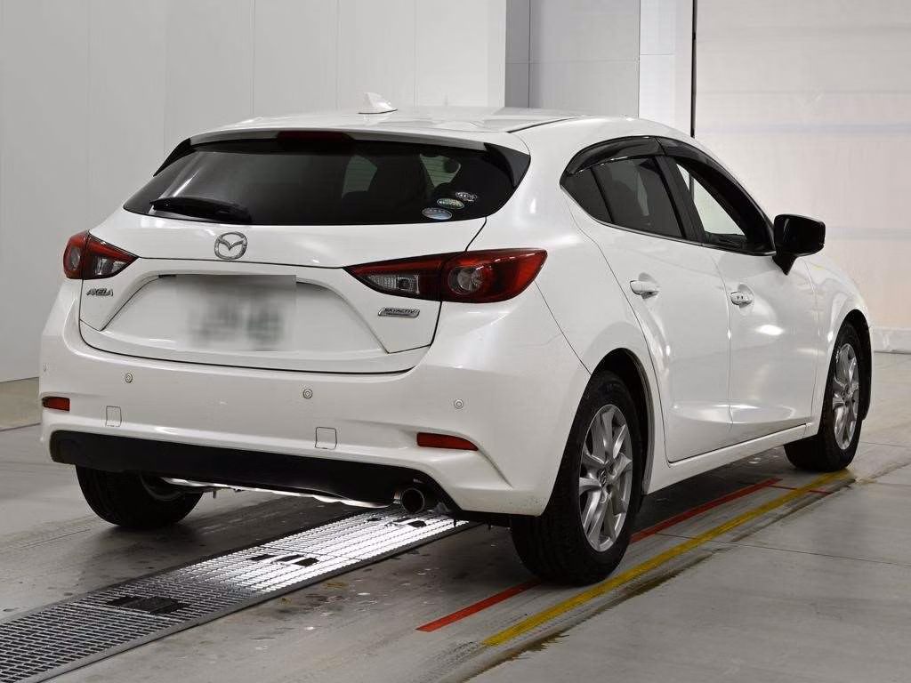 MAZDA AXELA