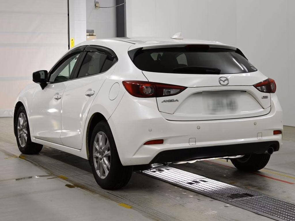 MAZDA AXELA