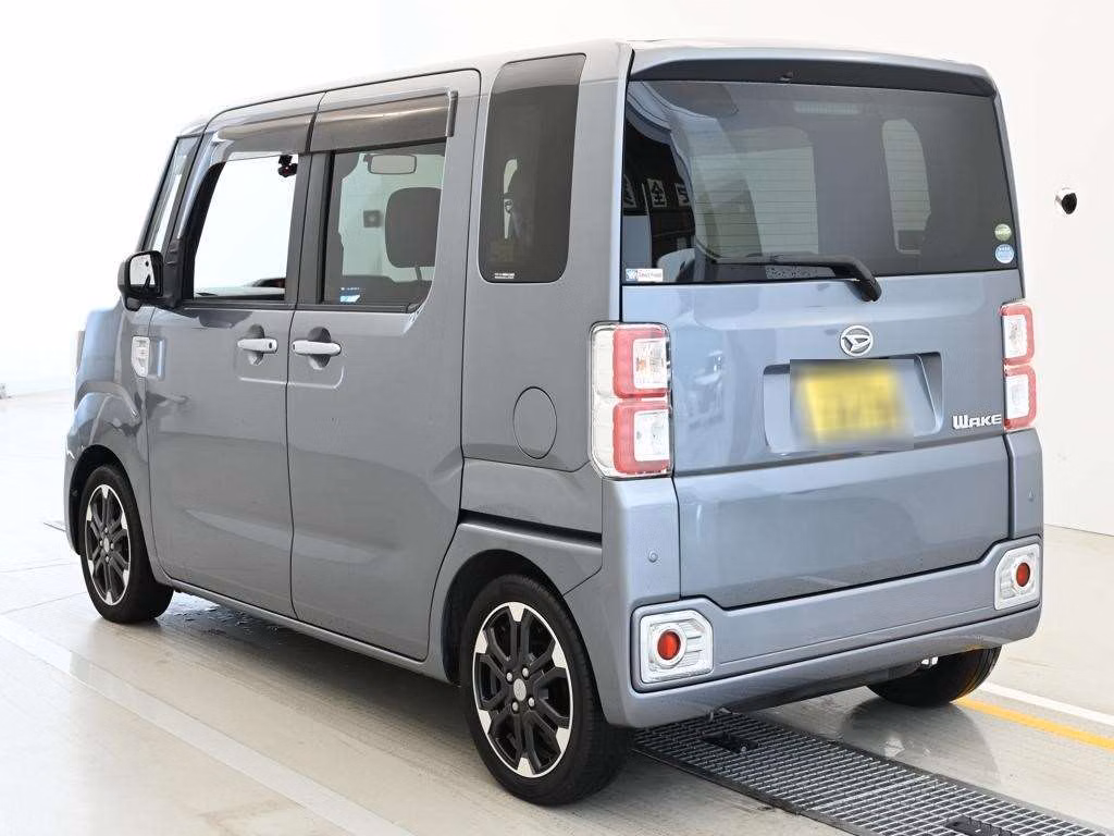 DAIHATSU WAKE