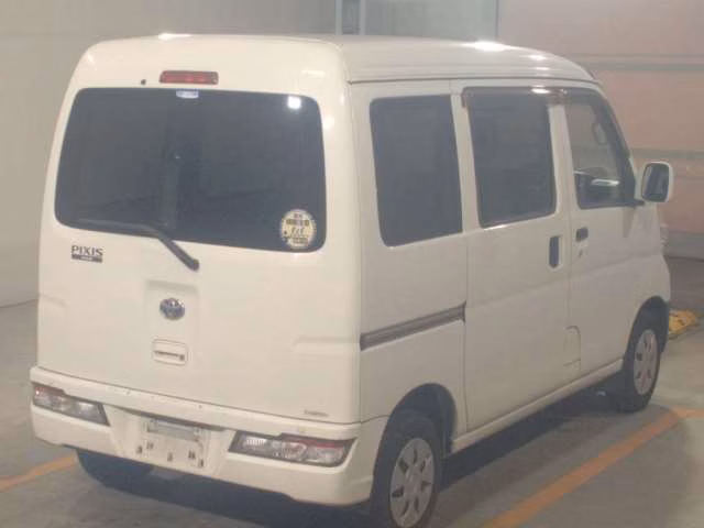 TOYOTA PIXIS VAN