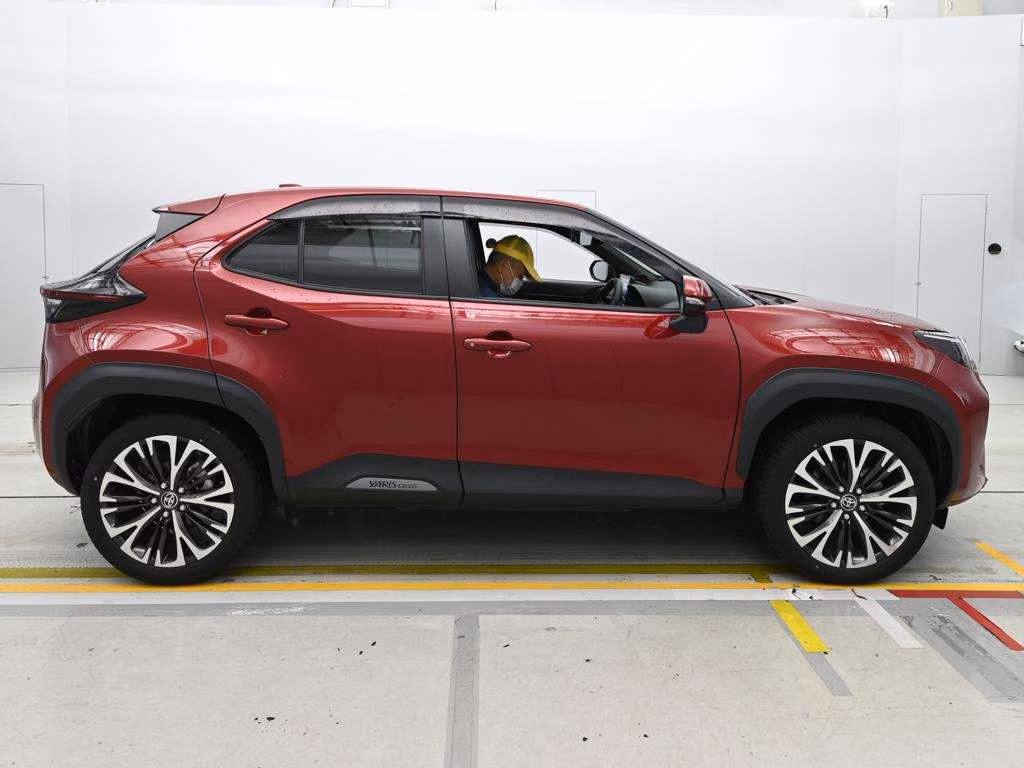 TOYOTA YARIS CROSS