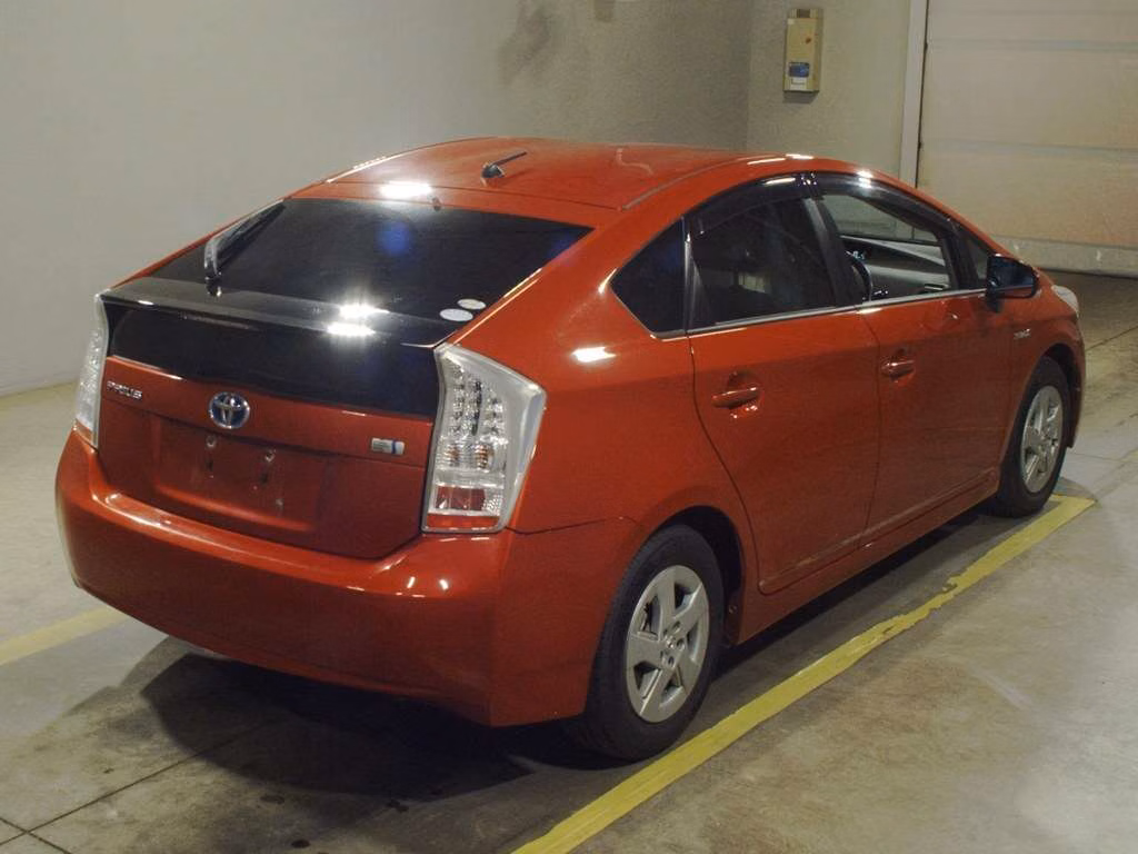 TOYOTA PRIUS
