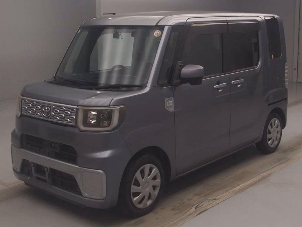 TOYOTA PIXIS MEGA