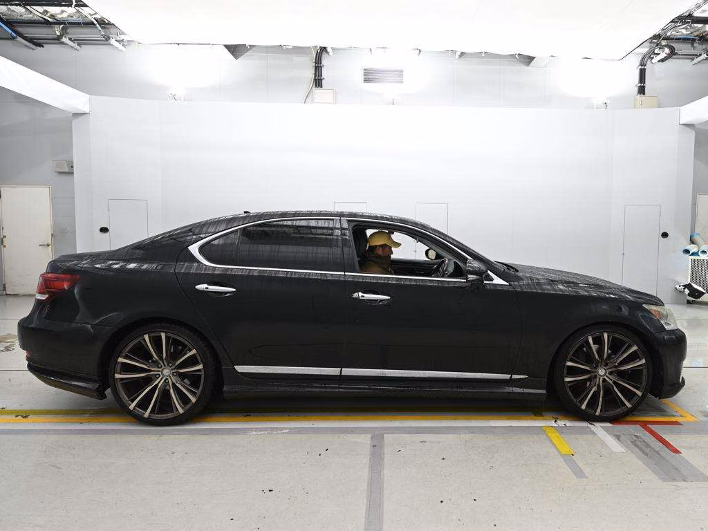 Lexus LS460