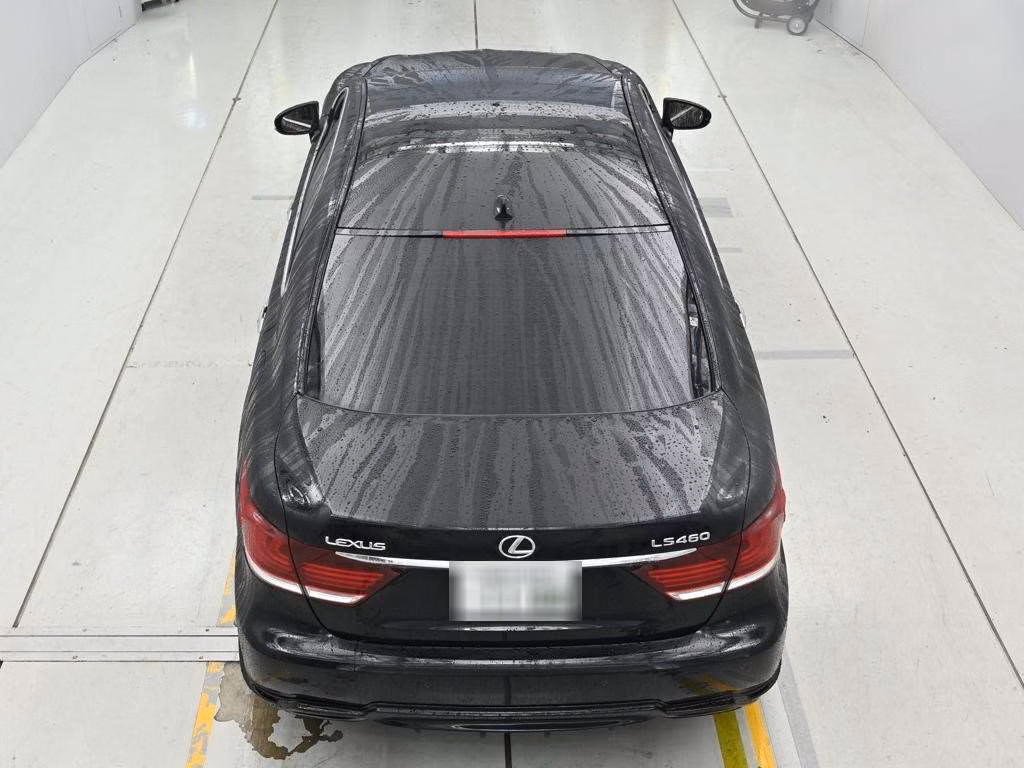 Lexus LS460