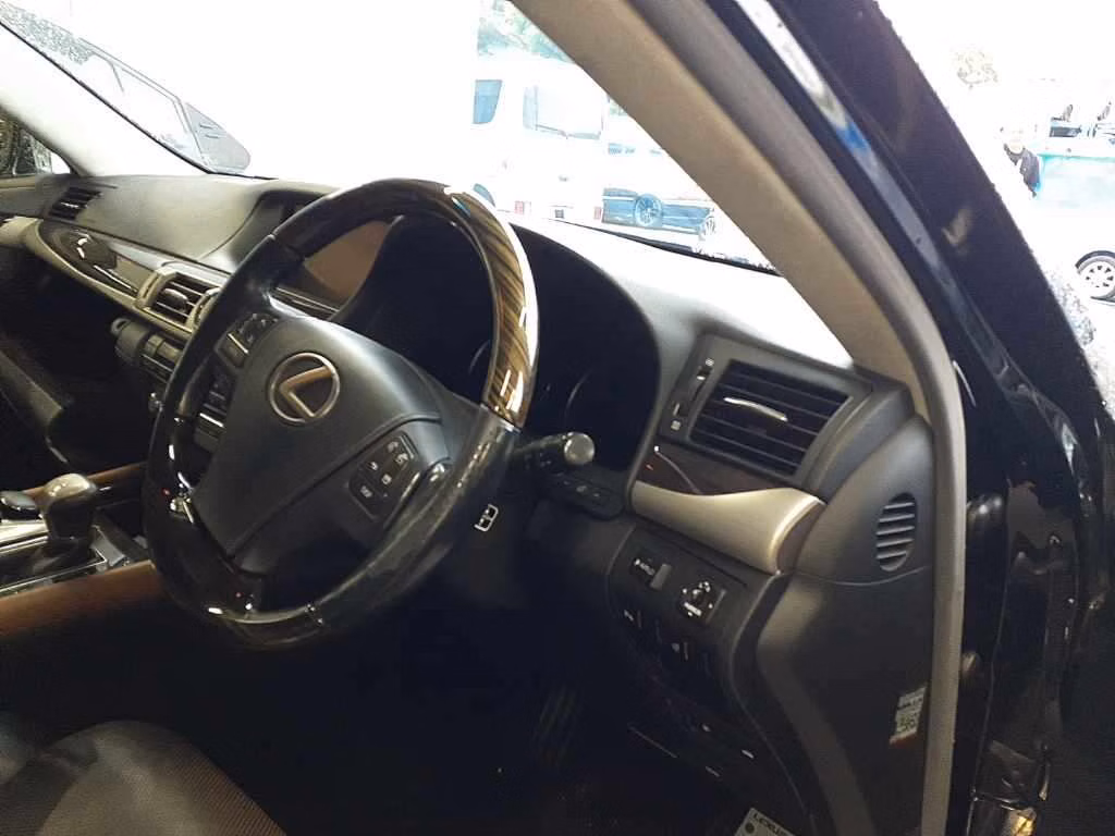 Lexus LS460