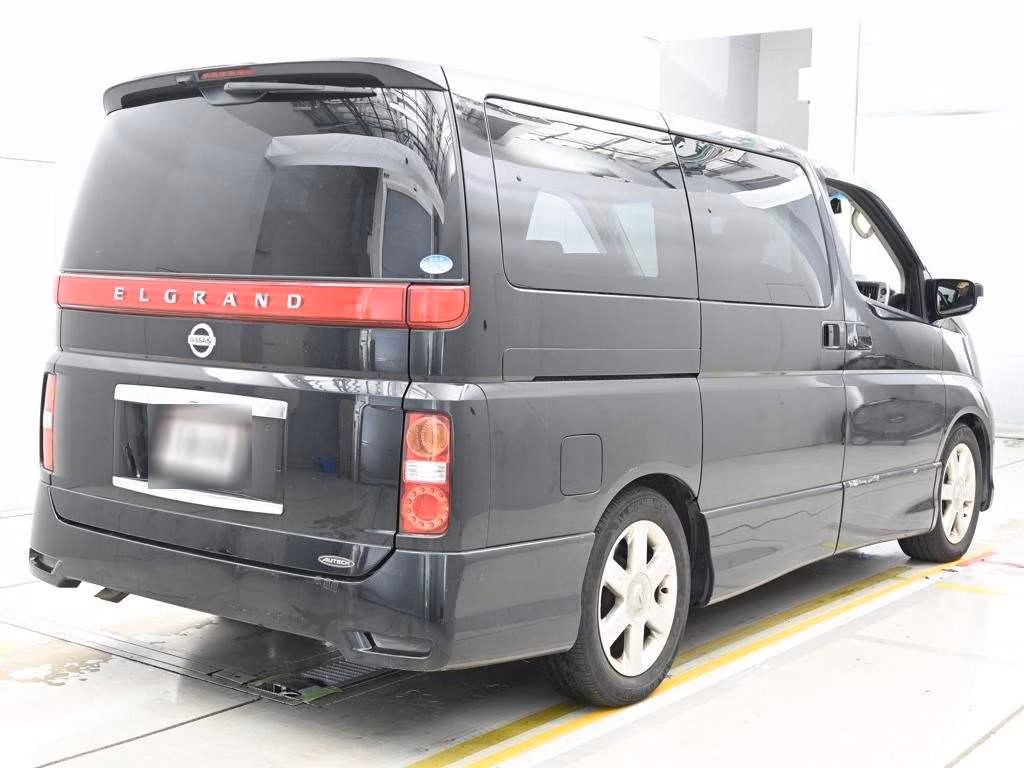 NISSAN ELGRAND