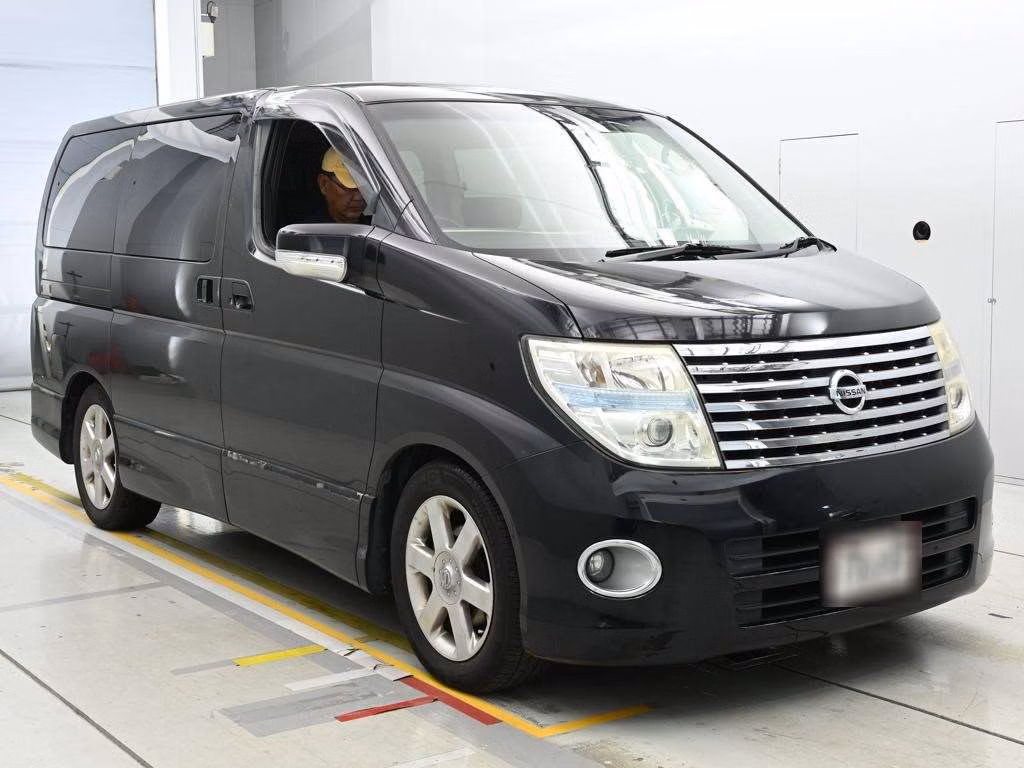NISSAN ELGRAND