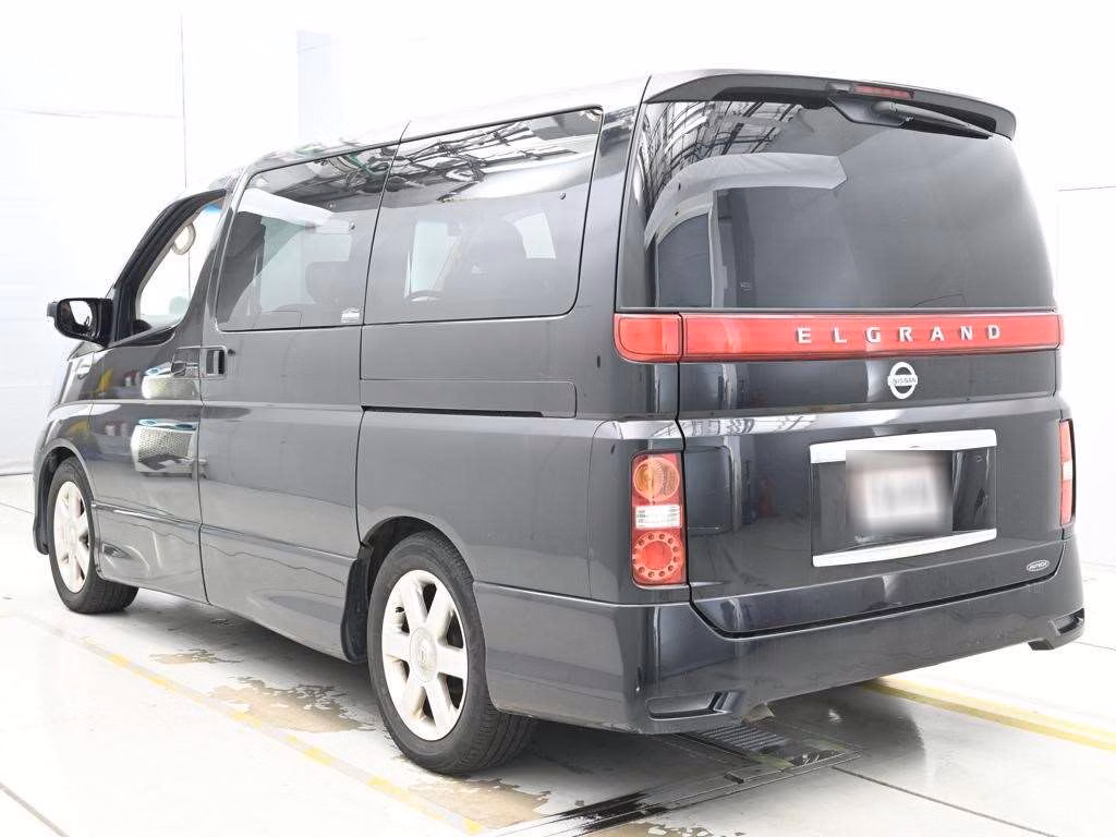 NISSAN ELGRAND
