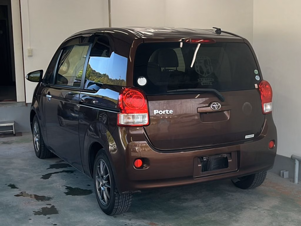 TOYOTA PORTE