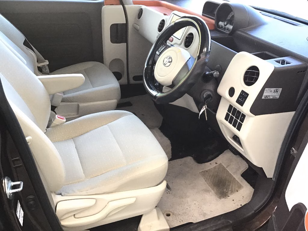TOYOTA PORTE