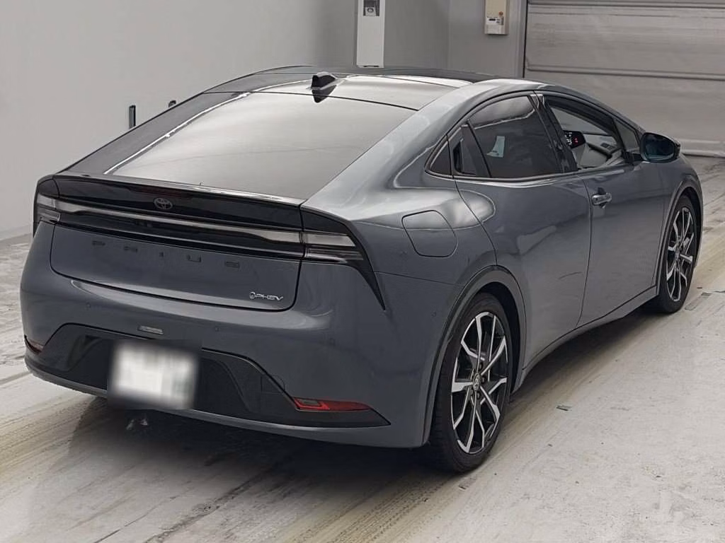 TOYOTA PRIUS