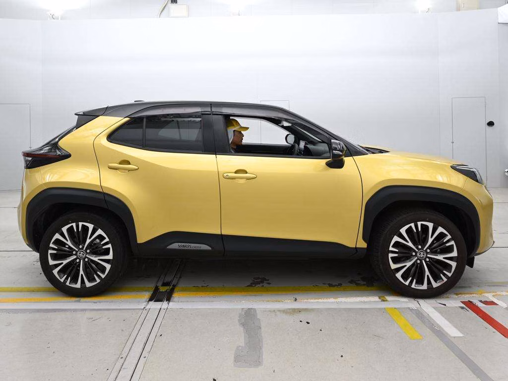 TOYOTA YARIS CROSS