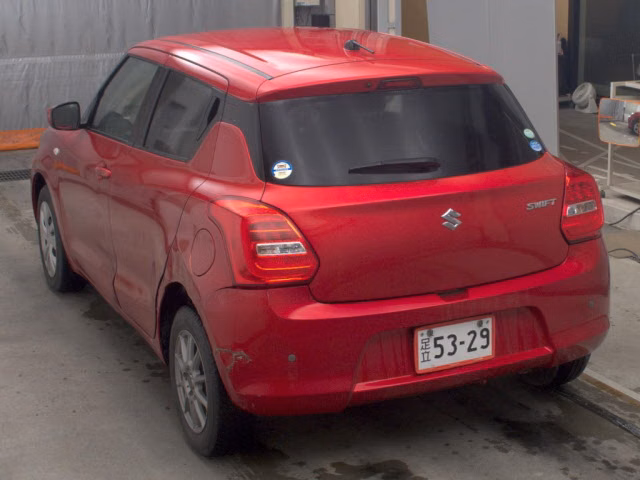 SUZUKI SWIFT