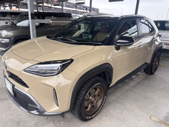 TOYOTA YARIS CROSS