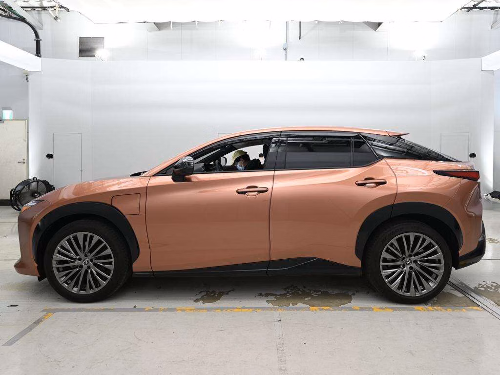 Lexus RZ450e