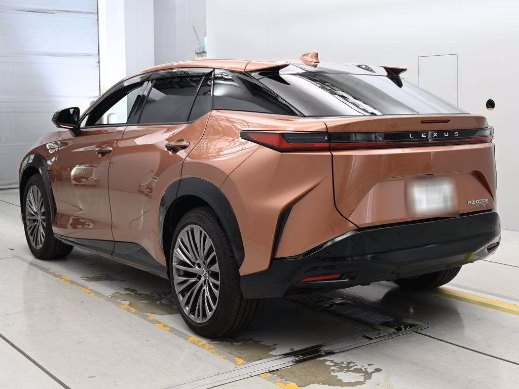Lexus RZ450e