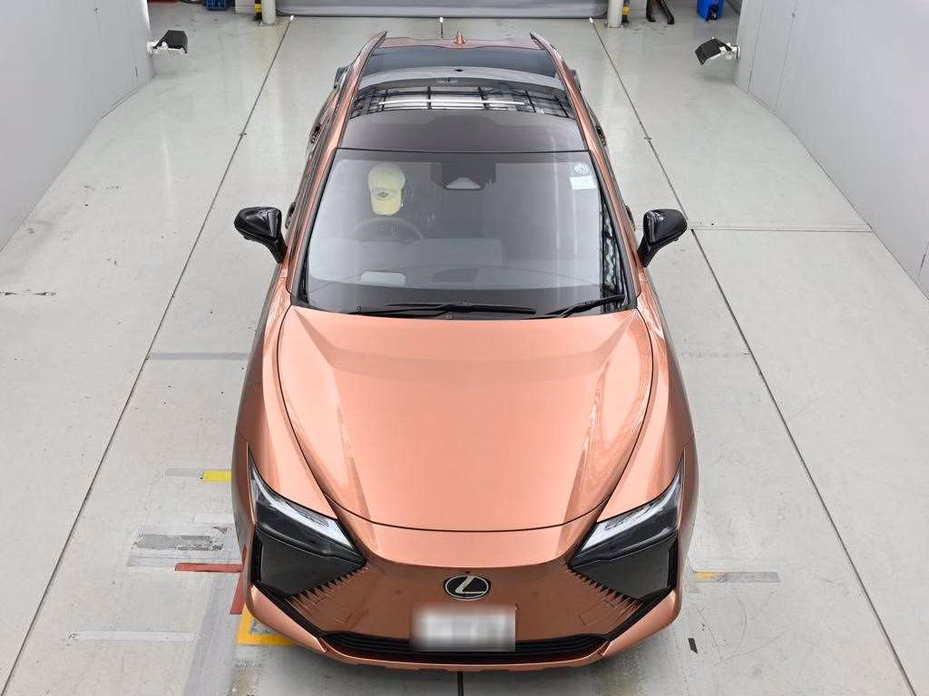 Lexus RZ450e
