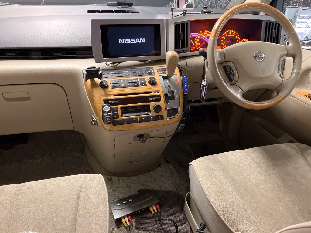 NISSAN ELGRAND