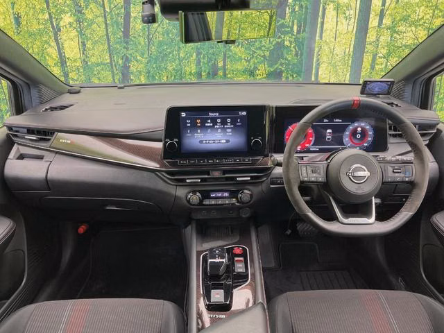 Nissan Aura