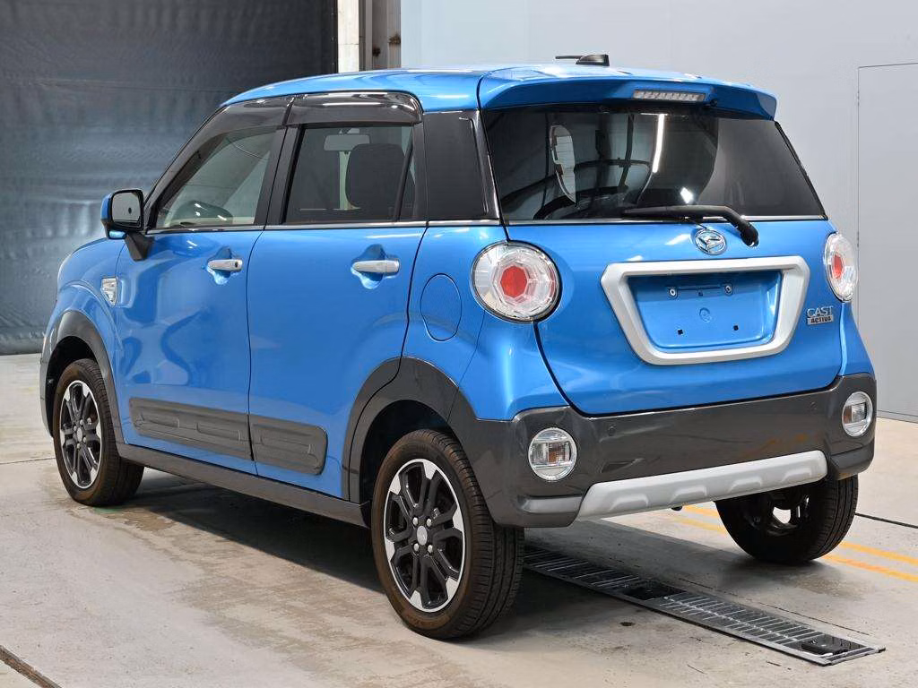 DAIHATSU CAST