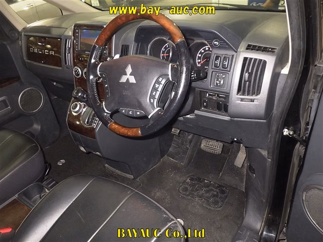 Mitsubishi Delica D:5